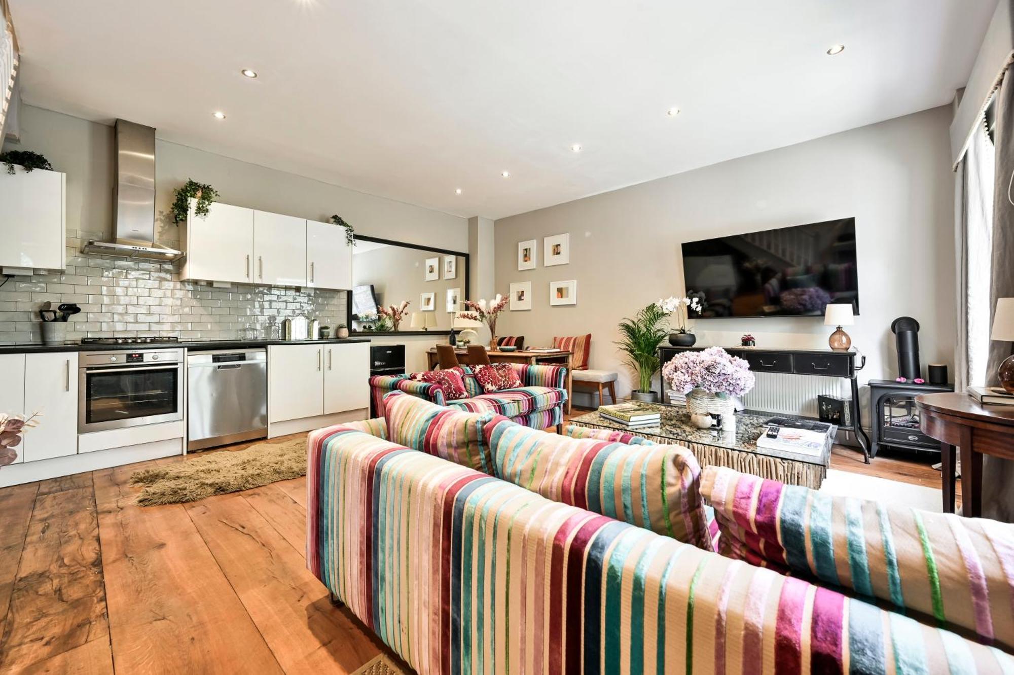 Апартаменти Magnificent 2 Bed Hyde Park Mews House Лондон Екстер'єр фото