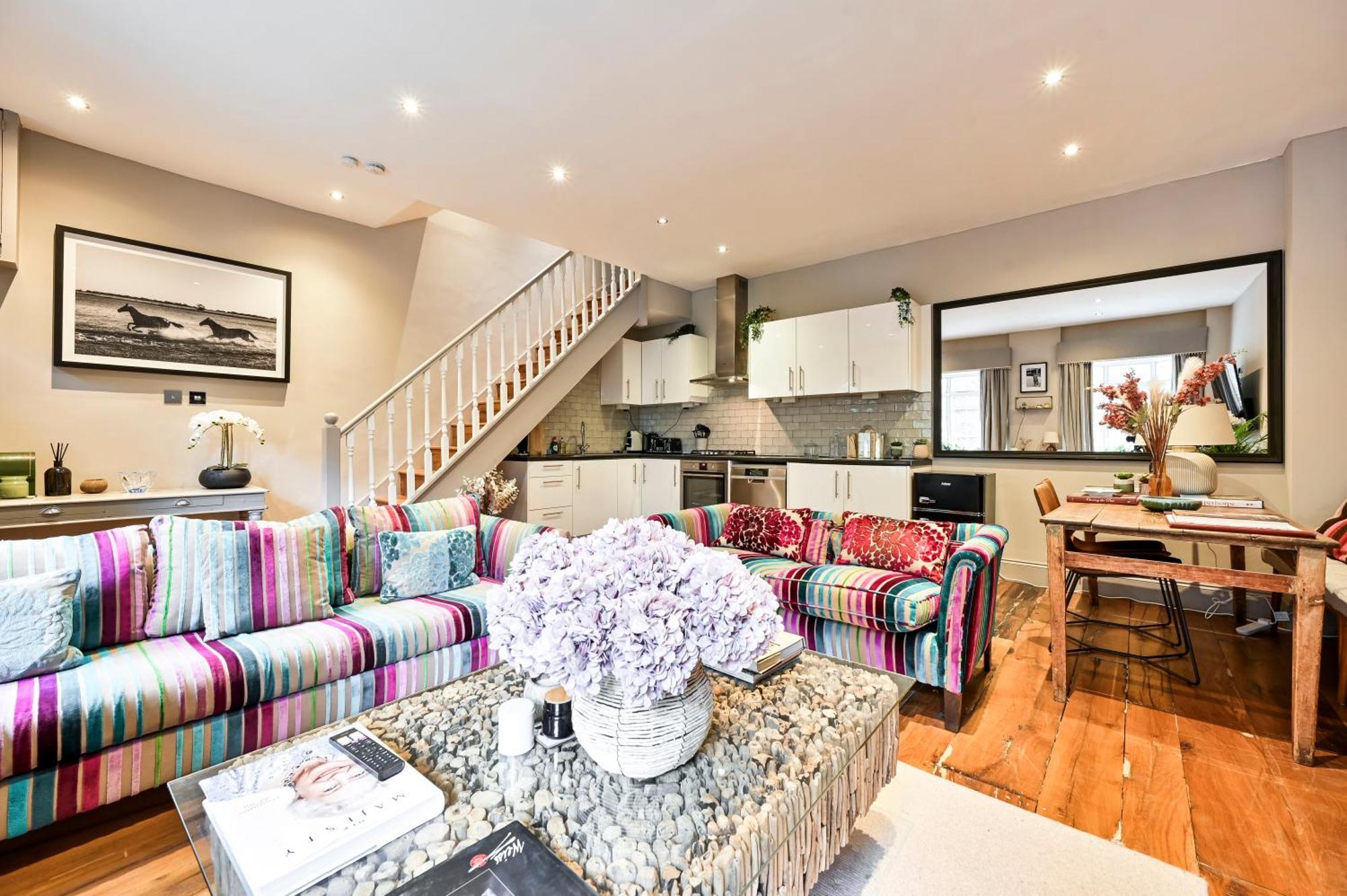 Апартаменти Magnificent 2 Bed Hyde Park Mews House Лондон Екстер'єр фото